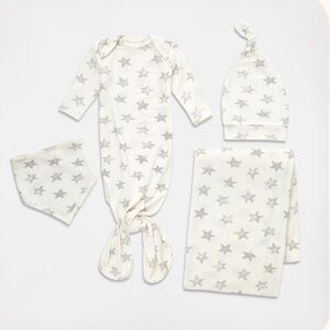 aden + anais Snuggle Knit Newborn Set with Gray Stars